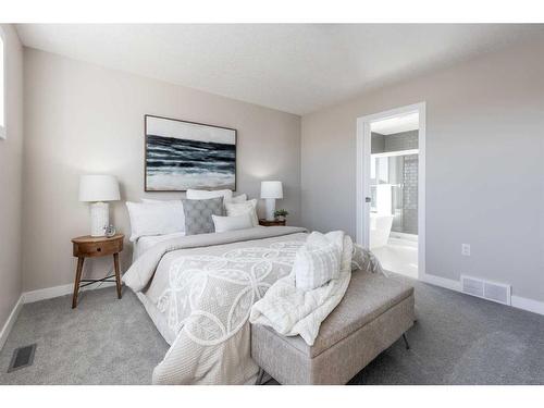 1 Hamptons Gate Se, Medicine Hat, AB - Indoor Photo Showing Bedroom