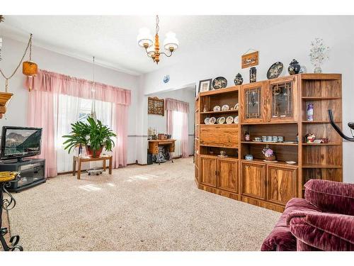 31 4 Street Nw, Redcliff, AB - Indoor