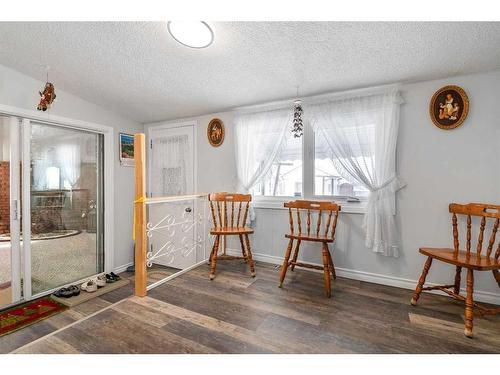 31 4 Street Nw, Redcliff, AB - Indoor