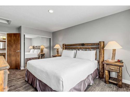 701 & 702-401 4 Street, Rural Cypress County, AB - Indoor Photo Showing Bedroom