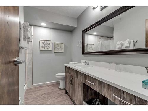 701 & 702-401 4 Street, Rural Cypress County, AB - Indoor Photo Showing Bathroom