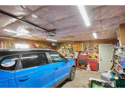 20 Vista Place Se, Medicine Hat, AB - Indoor Photo Showing Garage