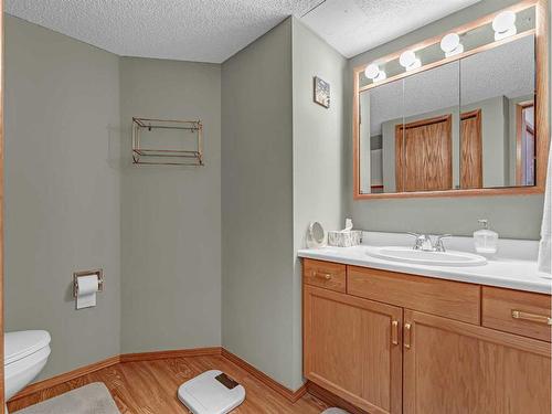 219-3021 13 Avenue Se, Medicine Hat, AB - Indoor Photo Showing Bathroom