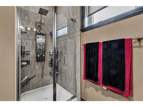 20 Palisades Way Ne, Medicine Hat, AB - Indoor Photo Showing Bathroom