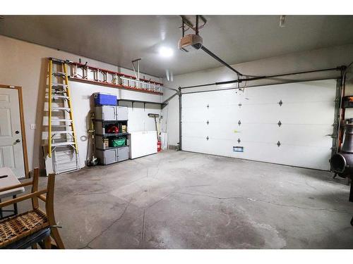 25 Vista Road Se, Medicine Hat, AB - Indoor Photo Showing Garage