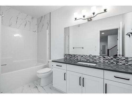 328 Coulee Ridge Drive Sw, Medicine Hat, AB - Indoor Photo Showing Bathroom
