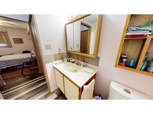 110-3090 15 Avenue Se, Medicine Hat, AB - Indoor Photo Showing Bathroom