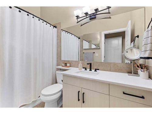 104 Ranchview Way Ne, Medicine Hat, AB - Indoor Photo Showing Bathroom