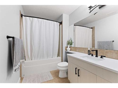 104 Ranchview Way Ne, Medicine Hat, AB - Indoor Photo Showing Bathroom