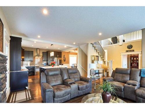 2 Desert Blume Close Sw, Desert Blume, AB - Indoor Photo Showing Living Room