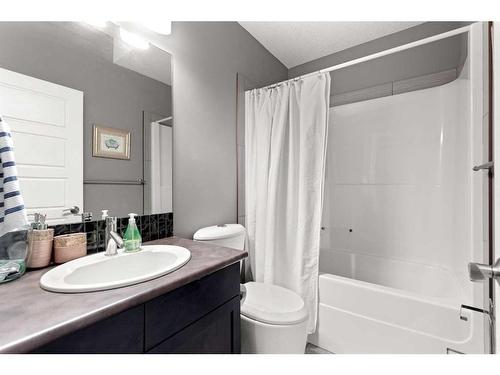 244 Somerside Way Se, Medicine Hat, AB - Indoor Photo Showing Bathroom