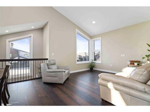 16 Dunes Drive, Desert Blume, AB - Indoor Photo Showing Living Room