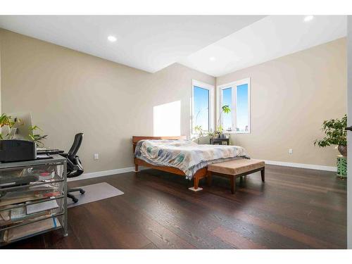 16 Dunes Drive, Desert Blume, AB - Indoor Photo Showing Bedroom