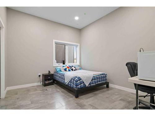 16 Dunes Drive, Desert Blume, AB - Indoor Photo Showing Bedroom