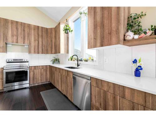 16 Dunes Drive, Desert Blume, AB - Indoor Photo Showing Kitchen With Double Sink