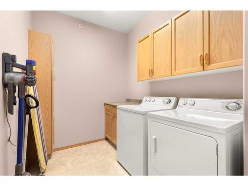 26-3345 10 Avenue Sw, Medicine Hat, AB - Indoor Photo Showing Laundry Room