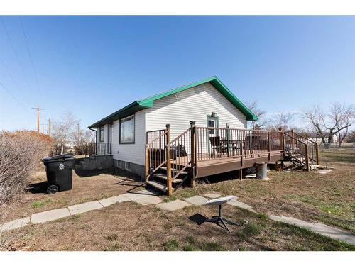206 1 Street, Suffield, AB - Outdoor With Exterior