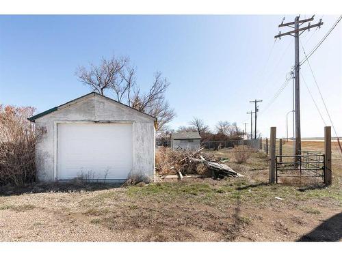 206 1 Street, Suffield, AB - Outdoor