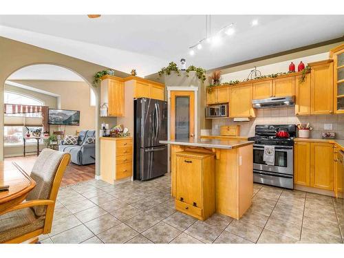 372 East 6 Avenue, Dunmore, AB - Indoor Photo Showing Kitchen