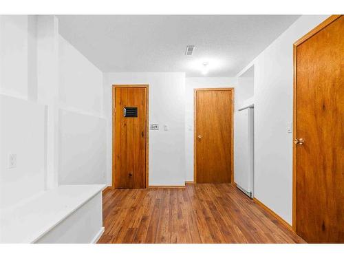 252 Seven Persons Drive Sw, Medicine Hat, AB - Indoor Photo Showing Other Room