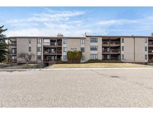 2-1165 16 Street Ne, Medicine Hat, AB - Outdoor