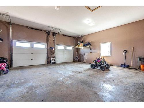 11425 Range Road 53, Rural Cypress County, AB - Indoor Photo Showing Garage