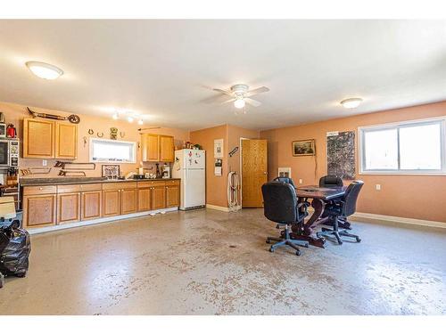11425 Range Road 53, Rural Cypress County, AB - Indoor Photo Showing Kitchen