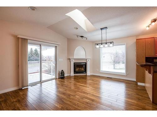 498 Spruce Way Se, Medicine Hat, AB - Indoor With Fireplace