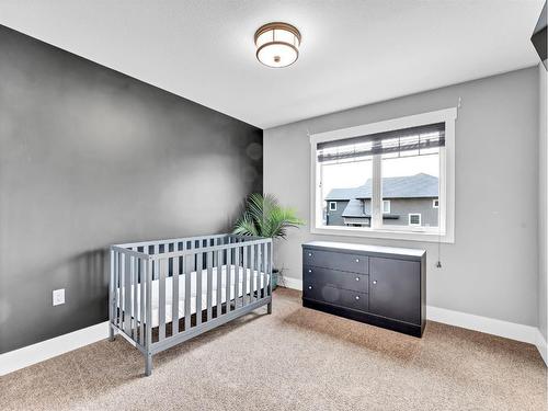 62 Copper Canyon Bay Sw, Medicine Hat, AB - Indoor Photo Showing Bedroom