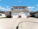 543 Stark Way Se, Medicine Hat, AB  - Outdoor With Facade 