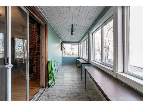 176 1 Street Sw, Medicine Hat, AB -  Photo Showing Other Room