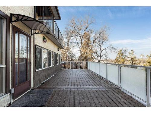 176 1 Street Sw, Medicine Hat, AB - Outdoor With Exterior