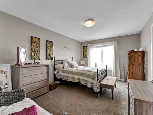 4923 Southlands Drive Se, Medicine Hat, AB - Indoor Photo Showing Bedroom