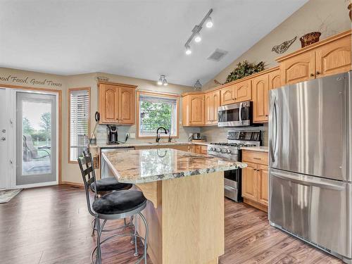 104063 Range Road 111, Bow Island, AB - Indoor Photo Showing Kitchen