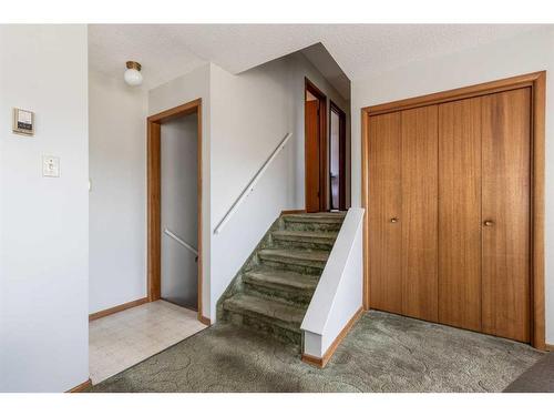 1406 26 Street Se, Medicine Hat, AB - Indoor Photo Showing Laundry Room