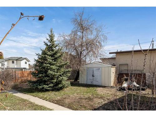 1406 26 Street Se, Medicine Hat, AB - Outdoor