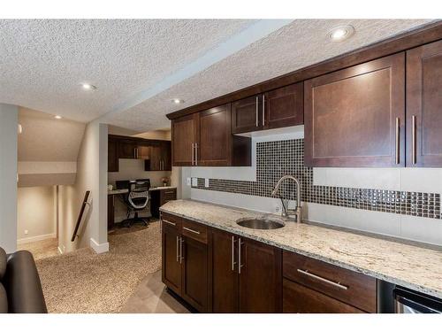 120 Seven Persons Crescent Sw, Medicine Hat, AB - Indoor Photo Showing Laundry Room