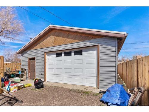 110 4 Avenue, Bow Island, AB - Outdoor With Exterior