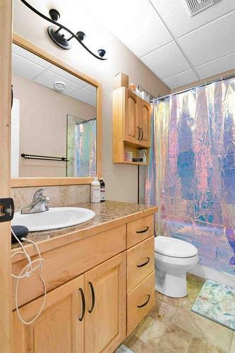 19 Ranchview Way Ne, Medicine Hat, AB - Indoor Photo Showing Bathroom