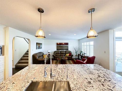 319 Hamptons Way Se, Medicine Hat, AB - Indoor Photo Showing Dining Room
