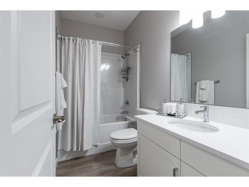 502-401 Southlands Boulevard Se, Medicine Hat, AB - Indoor Photo Showing Bathroom