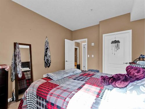 331-2800 13 Avenue Se, Medicine Hat, AB - Indoor Photo Showing Bedroom
