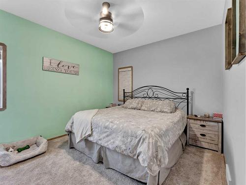 1-16126 Range Road 13A, Rural Cypress County, AB - Indoor Photo Showing Bedroom