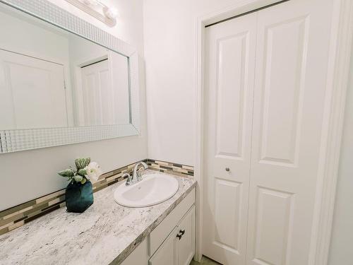4916A And 4916B 53 Street, Stettler, AB - Indoor Photo Showing Bathroom
