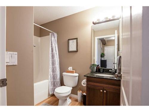 6 Terrace Ridge Ne, Medicine Hat, AB - Indoor Photo Showing Bathroom