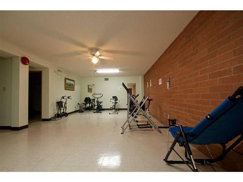 138-1480 Southview Drive Se, Medicine Hat, AB - Indoor Photo Showing Gym Room