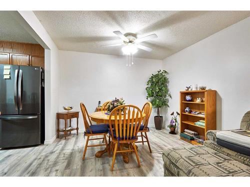 138-1480 Southview Drive Se, Medicine Hat, AB - Indoor Photo Showing Dining Room