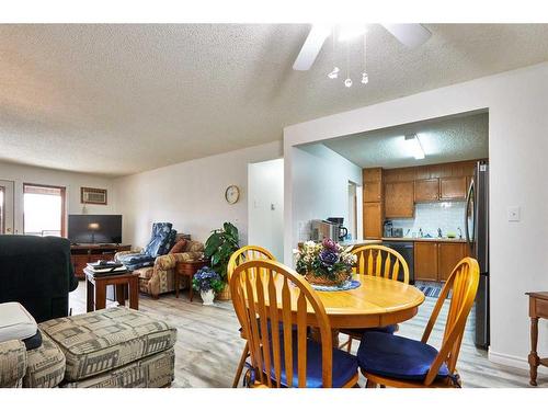 138-1480 Southview Drive Se, Medicine Hat, AB - Indoor Photo Showing Dining Room