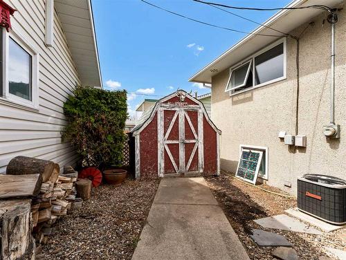 1381 26 Street Se, Medicine Hat, AB - Outdoor With Exterior