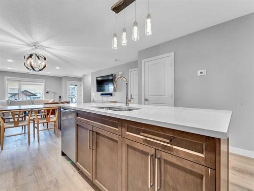 360 Ranchlands Boulevard Ne, Medicine Hat, AB - Indoor Photo Showing Kitchen